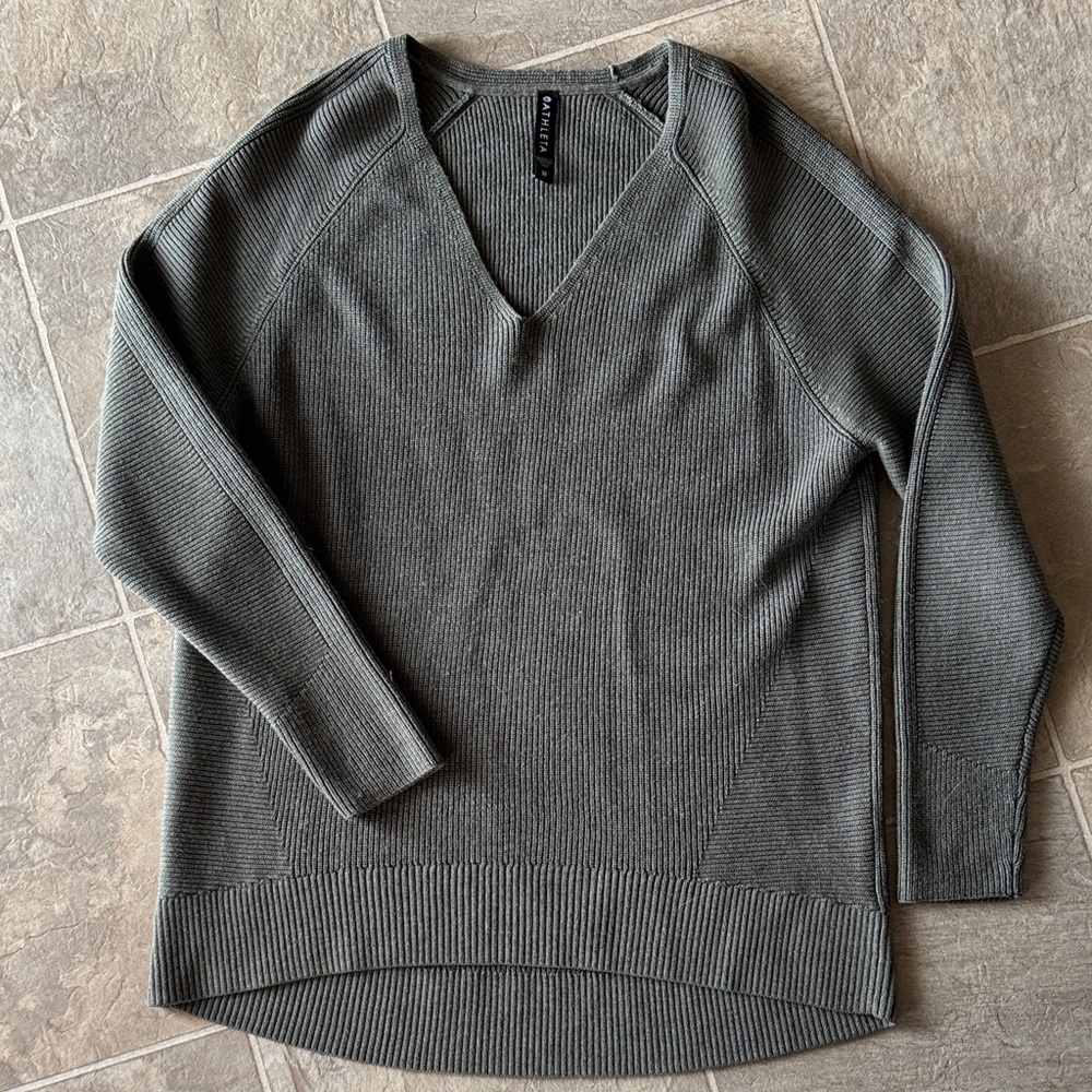 Athleta Merino Wool Blend V-Neck Sweater in Grey Hanover Size Medium